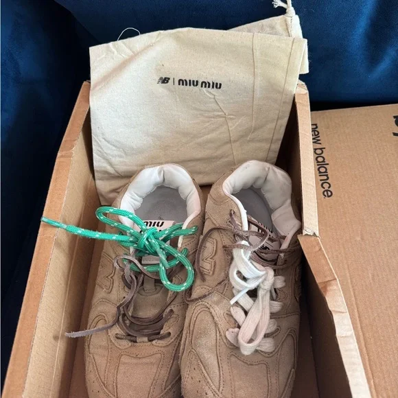 Miu Miu x New Balance Sneakers - Picture 8 of 9